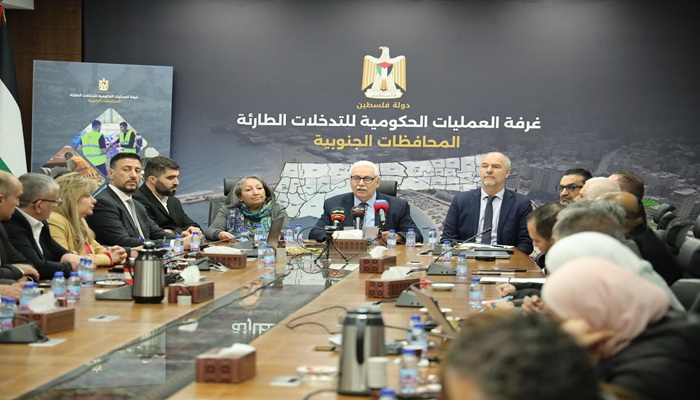 وزير الصحة يطلق حملة جديدة للتطعيم ضد شلل الأطفال في غزة
