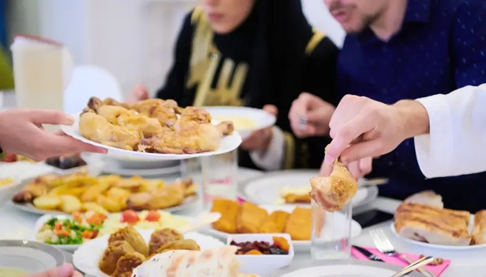 سلوك شائع بعد الإفطار في رمضان يضرك للغاية

